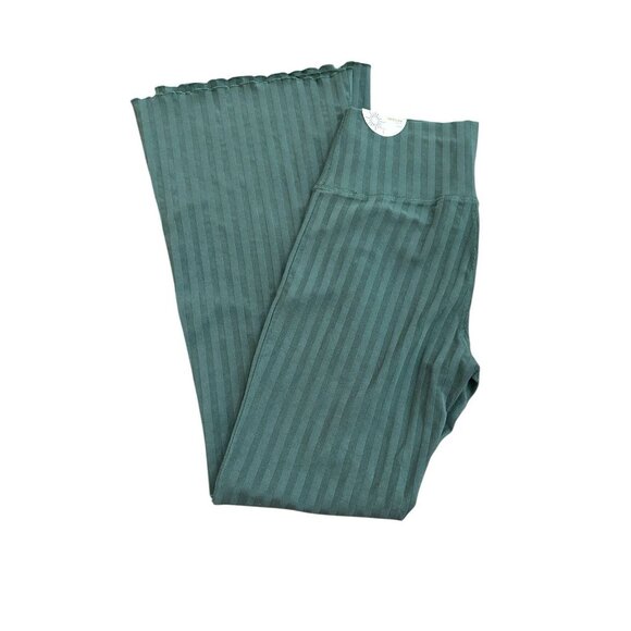 NWT Offline by Aerie OG Groove Flare Leggings Ribbed Dark Green Festive Holiday - Picture 1 of 7